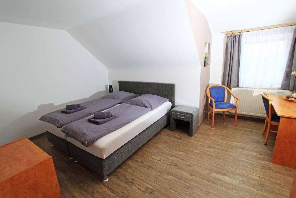 Hotel Sonnenhof Sindelfingen Room photo